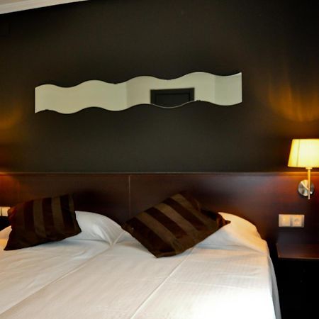 Hostal La Rotonda Ουρένσε Εξωτερικό φωτογραφία