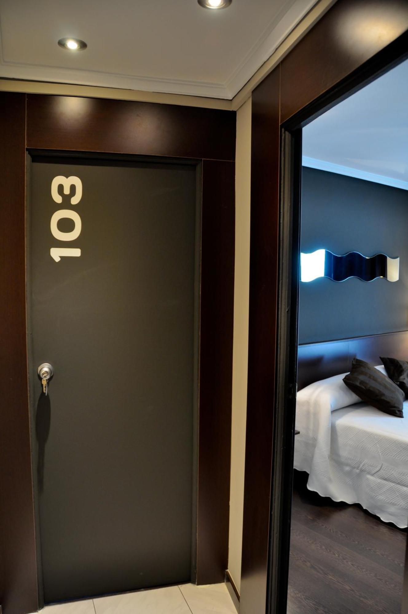 Hostal La Rotonda Ουρένσε Εξωτερικό φωτογραφία