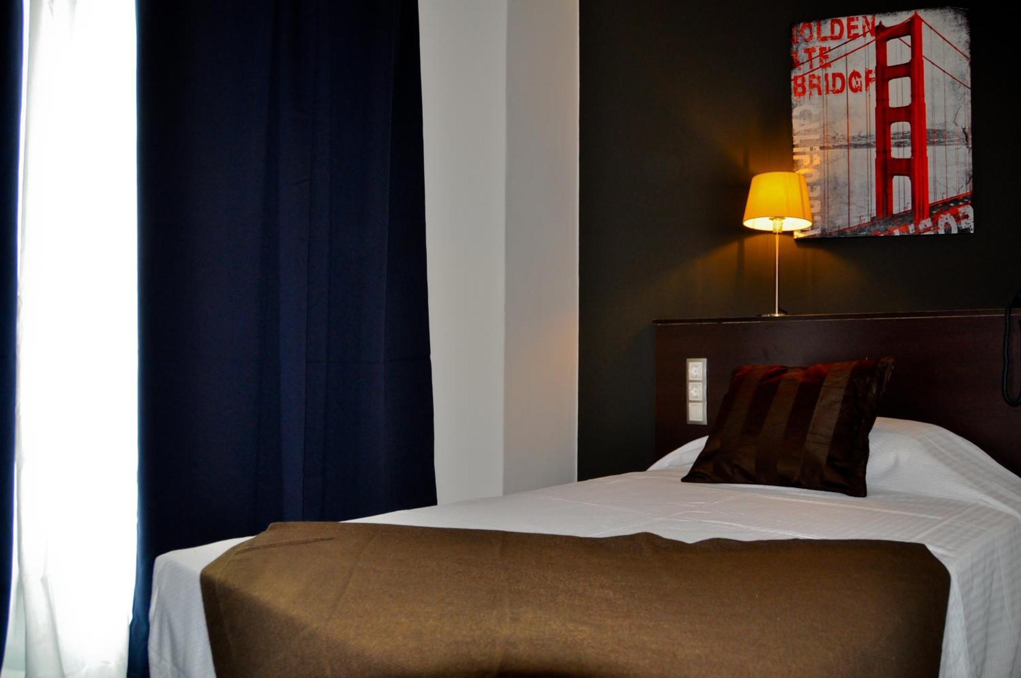 Hostal La Rotonda Ουρένσε Εξωτερικό φωτογραφία