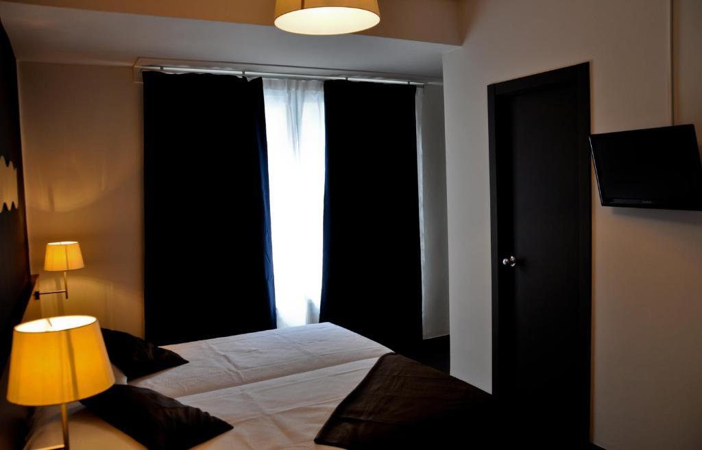 Hostal La Rotonda Ουρένσε Δωμάτιο φωτογραφία