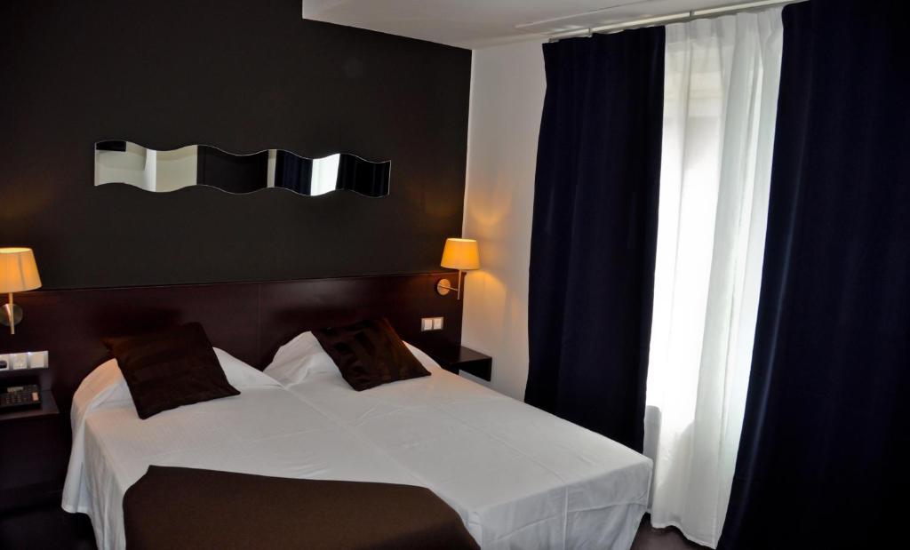 Hostal La Rotonda Ουρένσε Δωμάτιο φωτογραφία