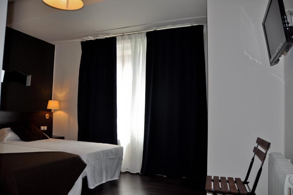 Hostal La Rotonda Ουρένσε Δωμάτιο φωτογραφία