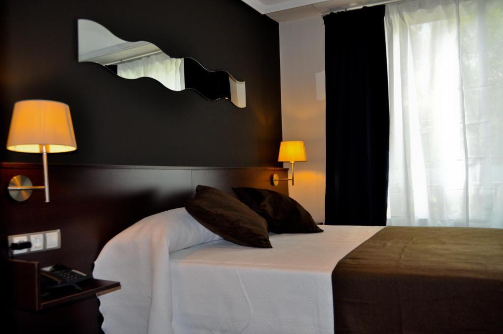Hostal La Rotonda Ουρένσε Δωμάτιο φωτογραφία